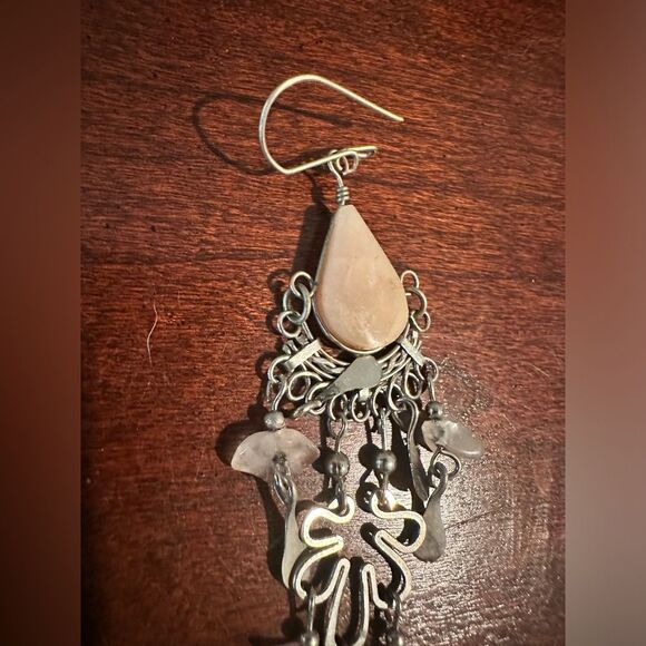 Pink quartz handmade earrings from Aruba - Picture 3 of 3